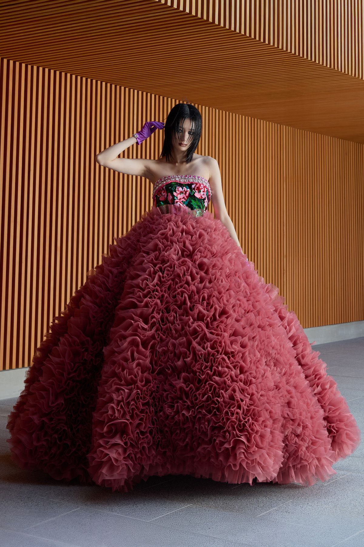 トモ コイズミ、ブランド初のウエディングドレスコレクションの