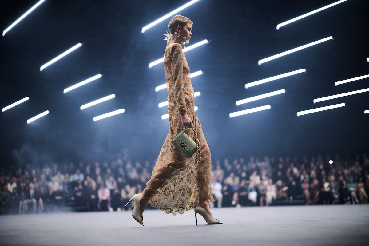 ヴァレンティノが“ホタルの光”で照らす希望、5つの注目ポイント