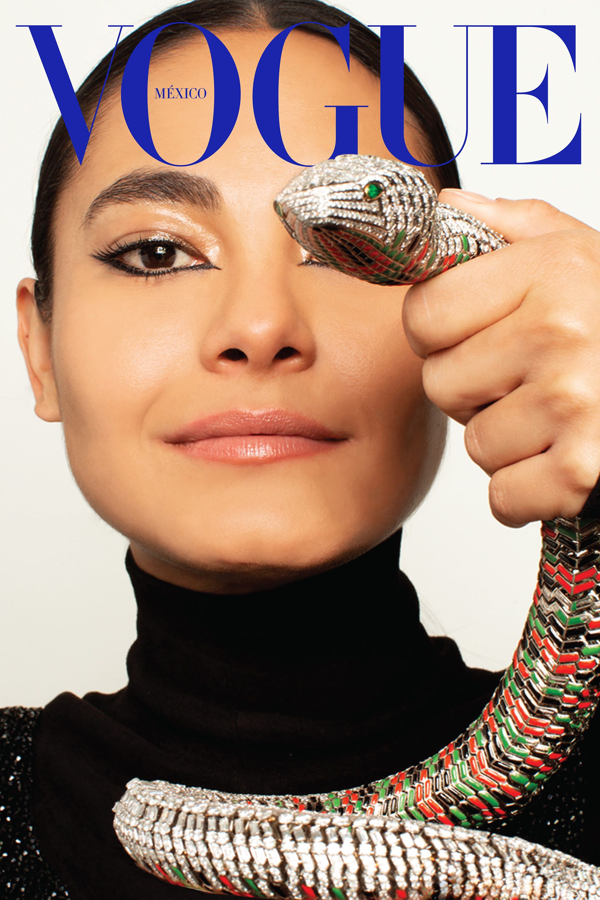 Mabel Cadena se revela en su primera portada de Vogue | Vogue