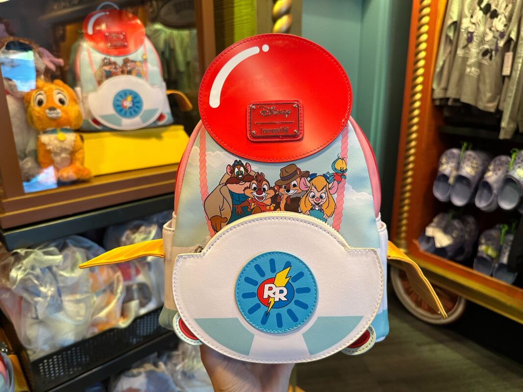 レスキューレンジャーズのカチューシャとラウンジフライがパークに登場