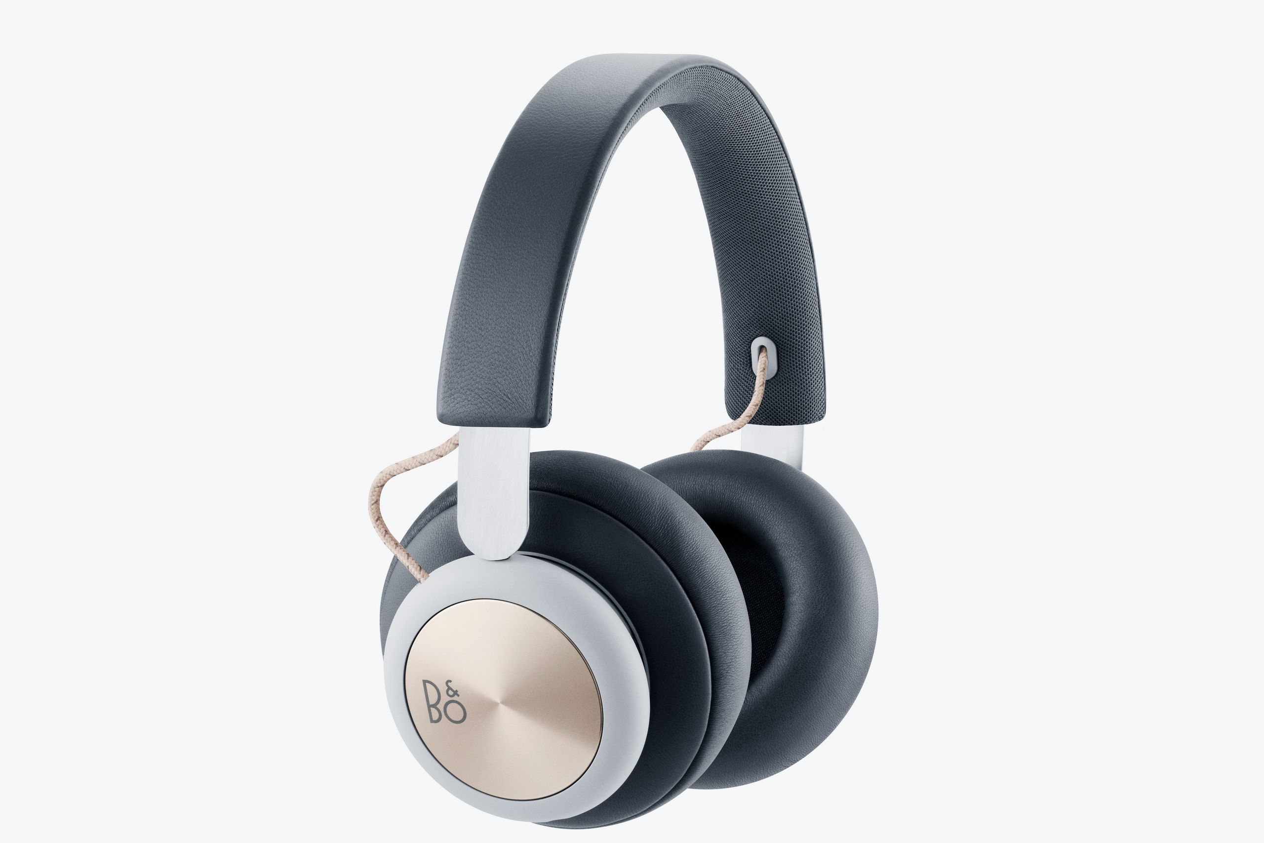 The Bang & Olufsen Beoplay H4 Wireless Headphones Are a Bargain