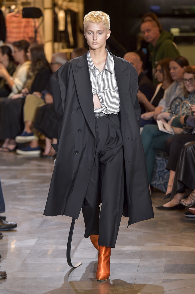 ヴェトモン」2017年春夏パリ・コレクション - WWDJAPAN