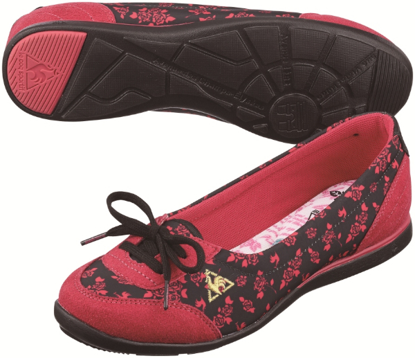 ルコック」が「ベルサイユのばら」とコラボしたシューズを発売 - WWDJAPAN