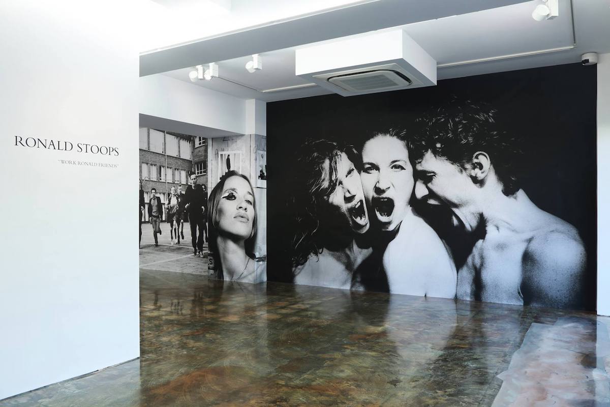 マルジェラやラフの初期作品も 「TH」がロナルド・ストゥープスの写真