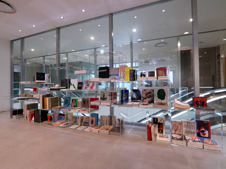 ドーバー銀座の本屋さん アート本とZINEが一緒に並ぶ“カオス空間