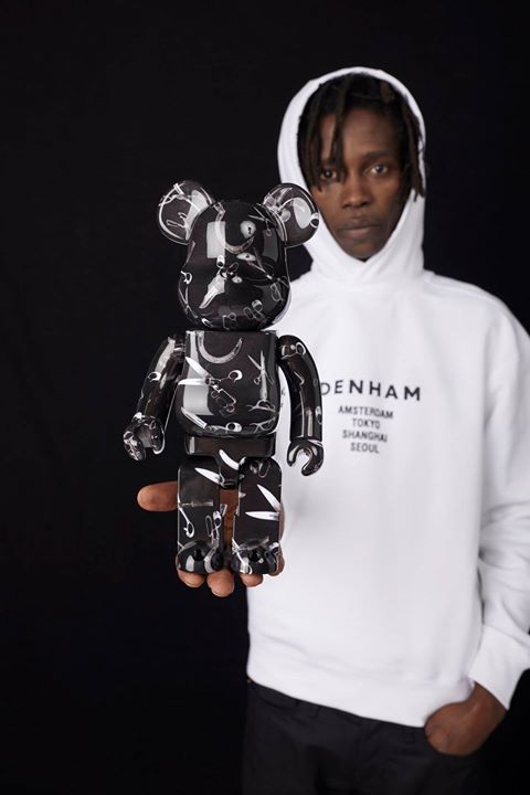 デンハム」×「ベアブリック」のシザース柄モデル発売 Tシャツや