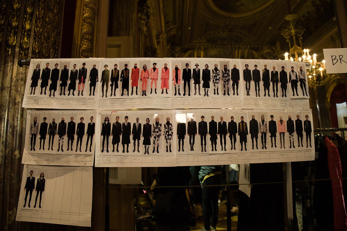 パリメンズ10周年記念の「リンシュウ」が“透明なウエア”という新香水