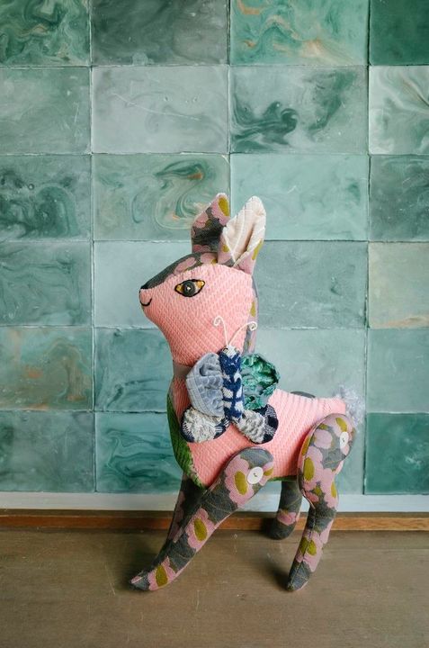 ミナ ペルホネン」×「ナタリー・レテ」コラボぬいぐるみ バンビに加え