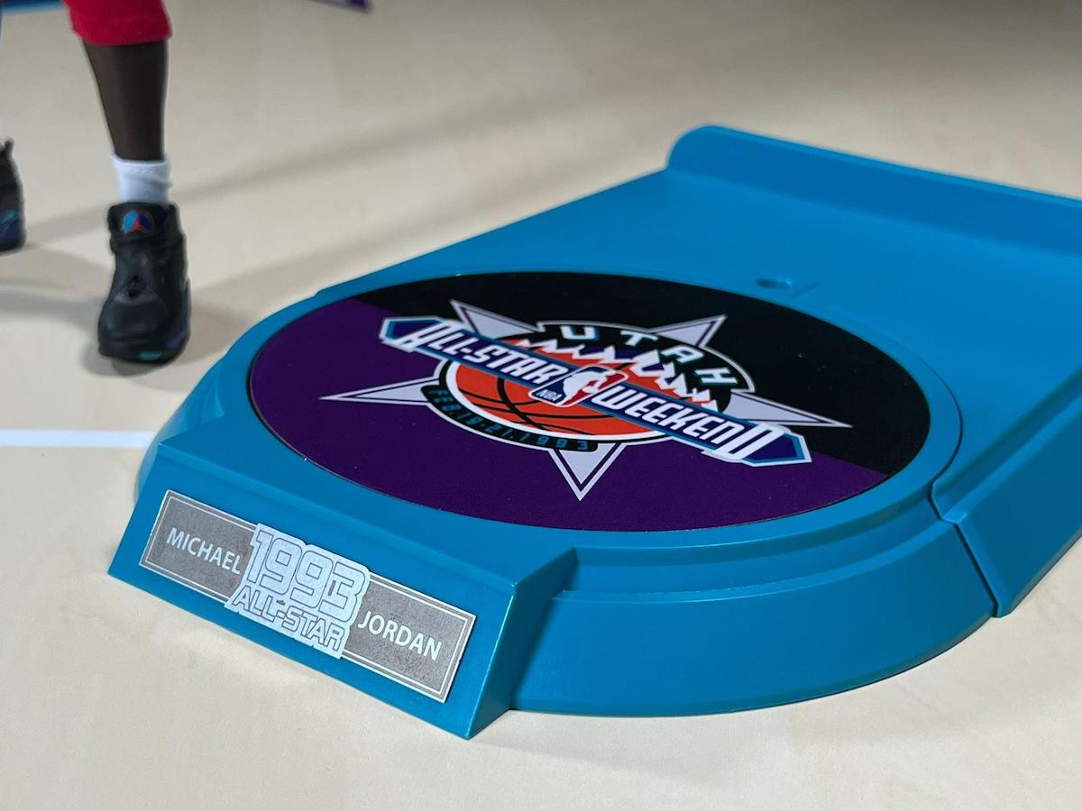 ストックX」がフィギュアブランド「エンターベイ」とコラボした1/6