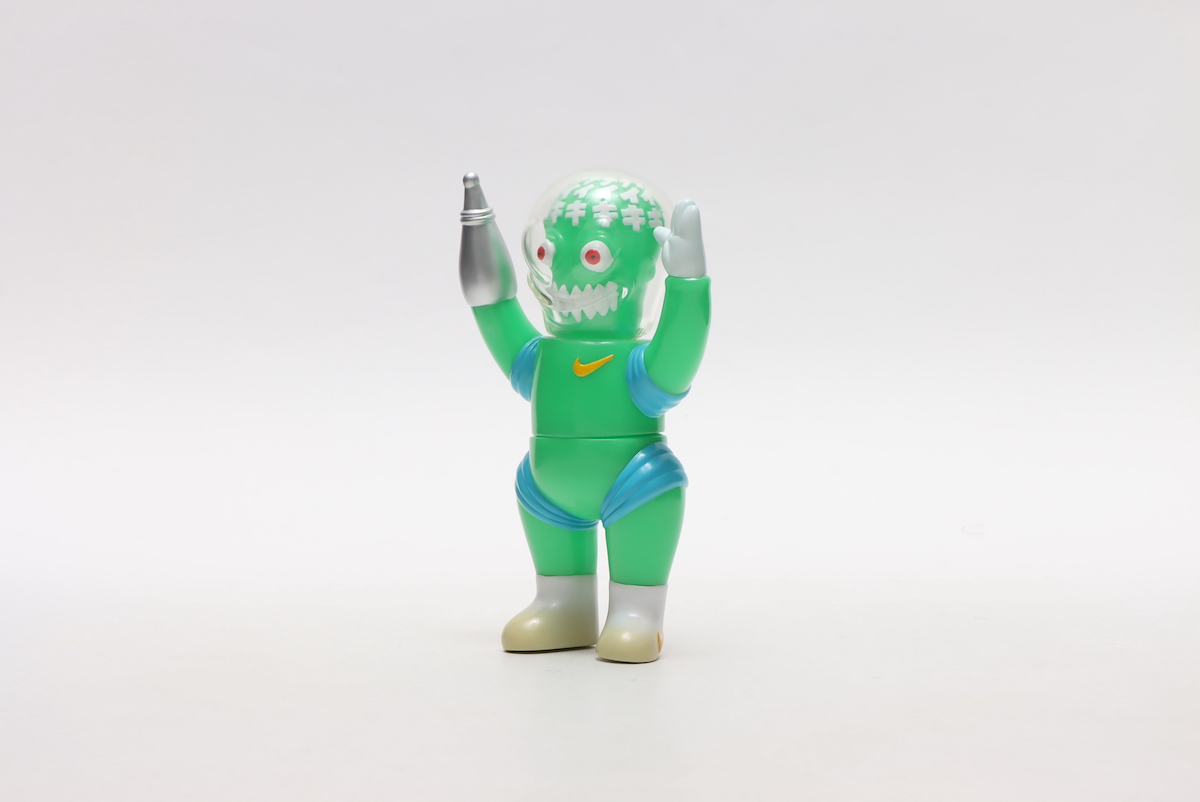 ナイキ」がおもちゃのソフビに着想の“ターミネーター”と“エアマックス1