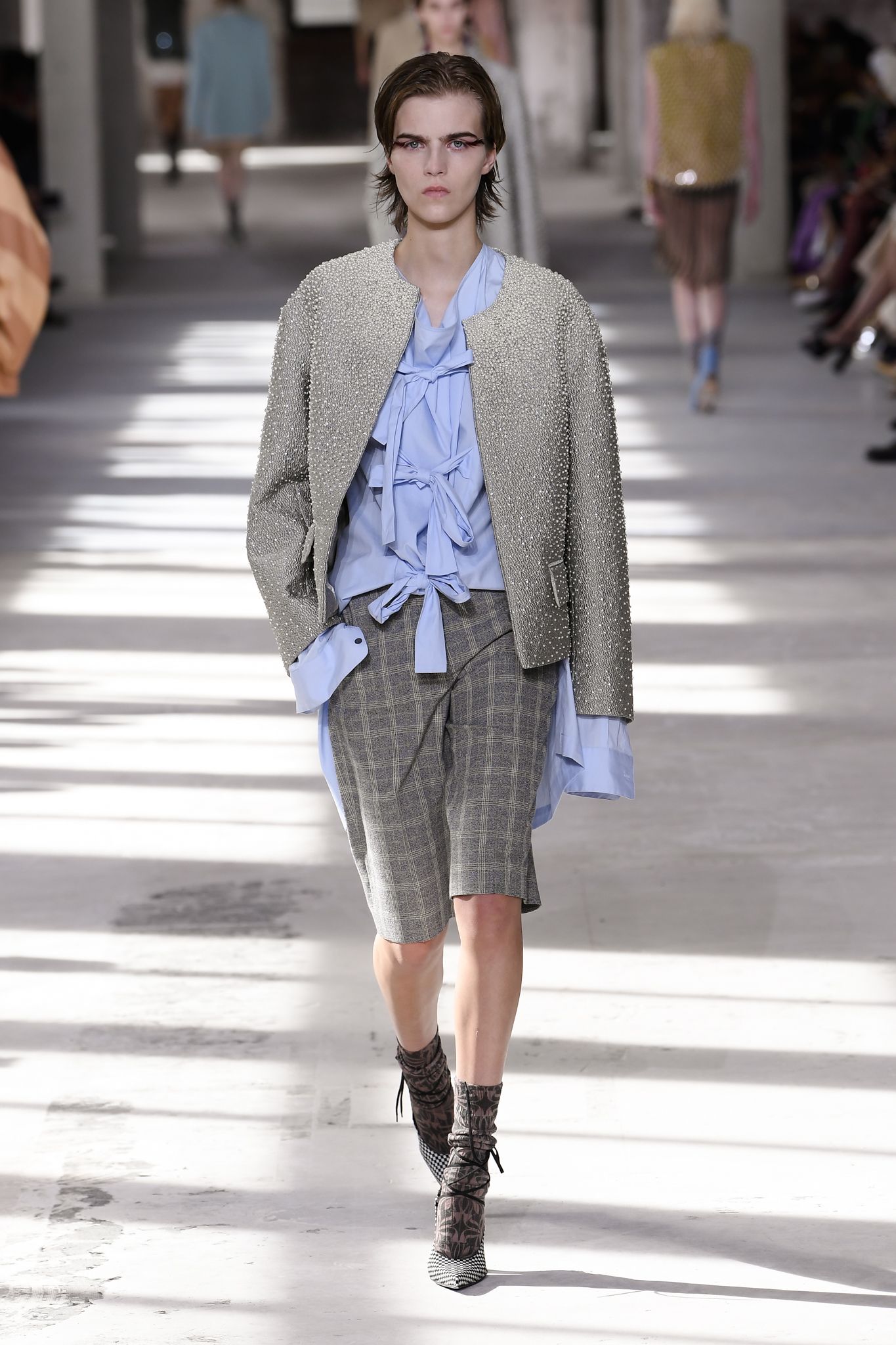 ルック】「ドリス ヴァン ノッテン」2024年春夏コレクション - WWDJAPAN