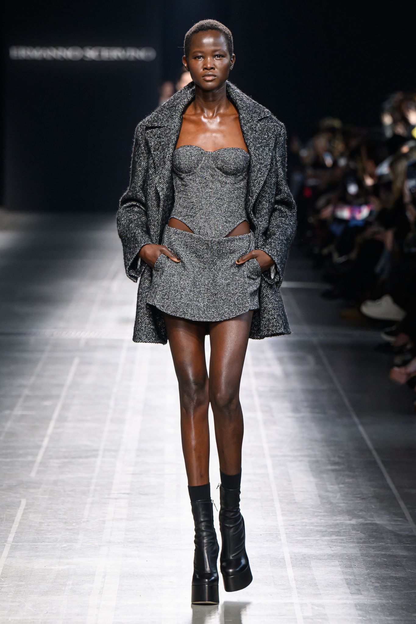 ルック】「エルマンノ シェルヴィーノ」2024-25年秋冬コレクション