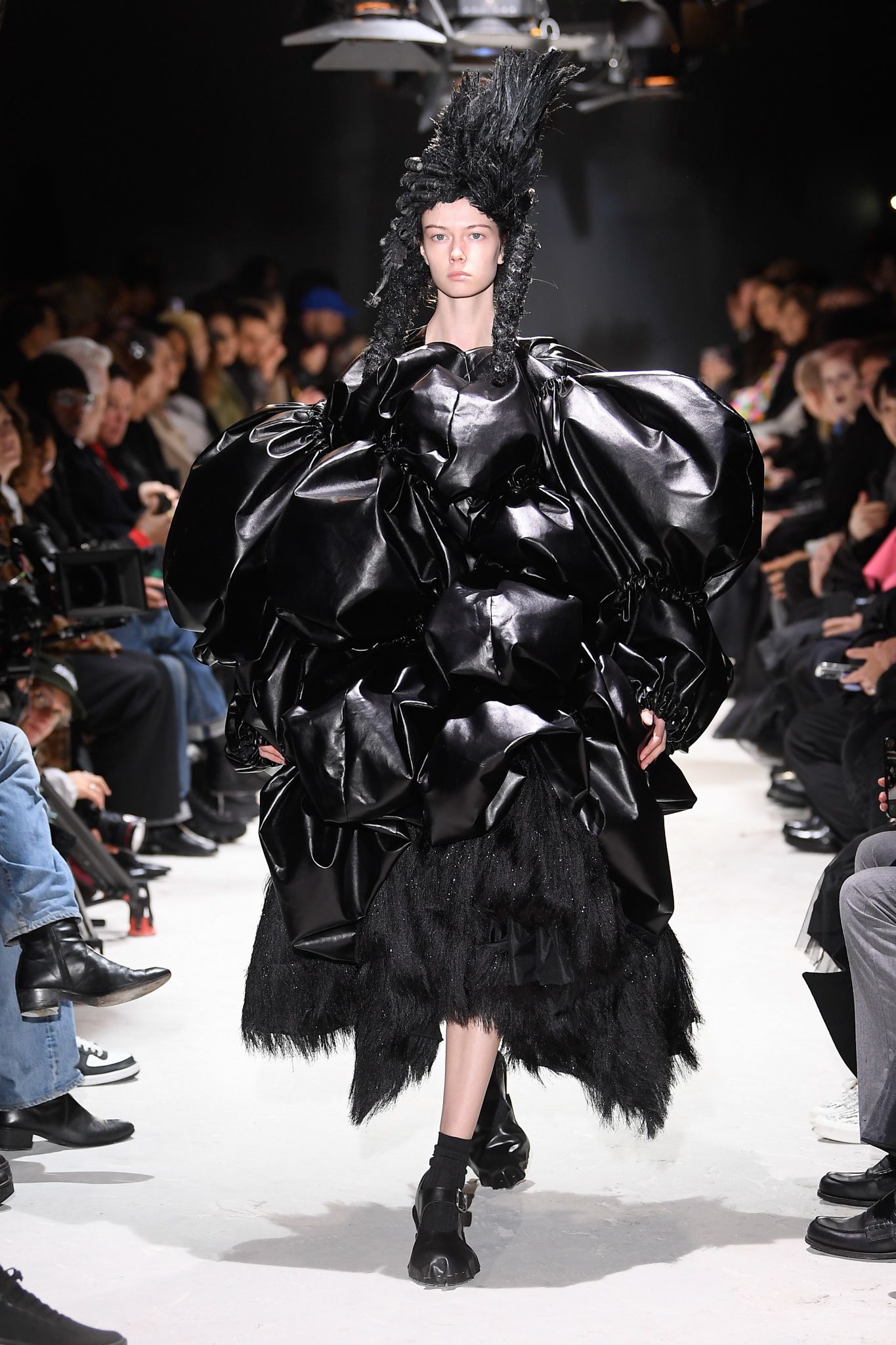 ルック】「コム デ ギャルソン」2024-25年秋冬コレクション - WWDJAPAN