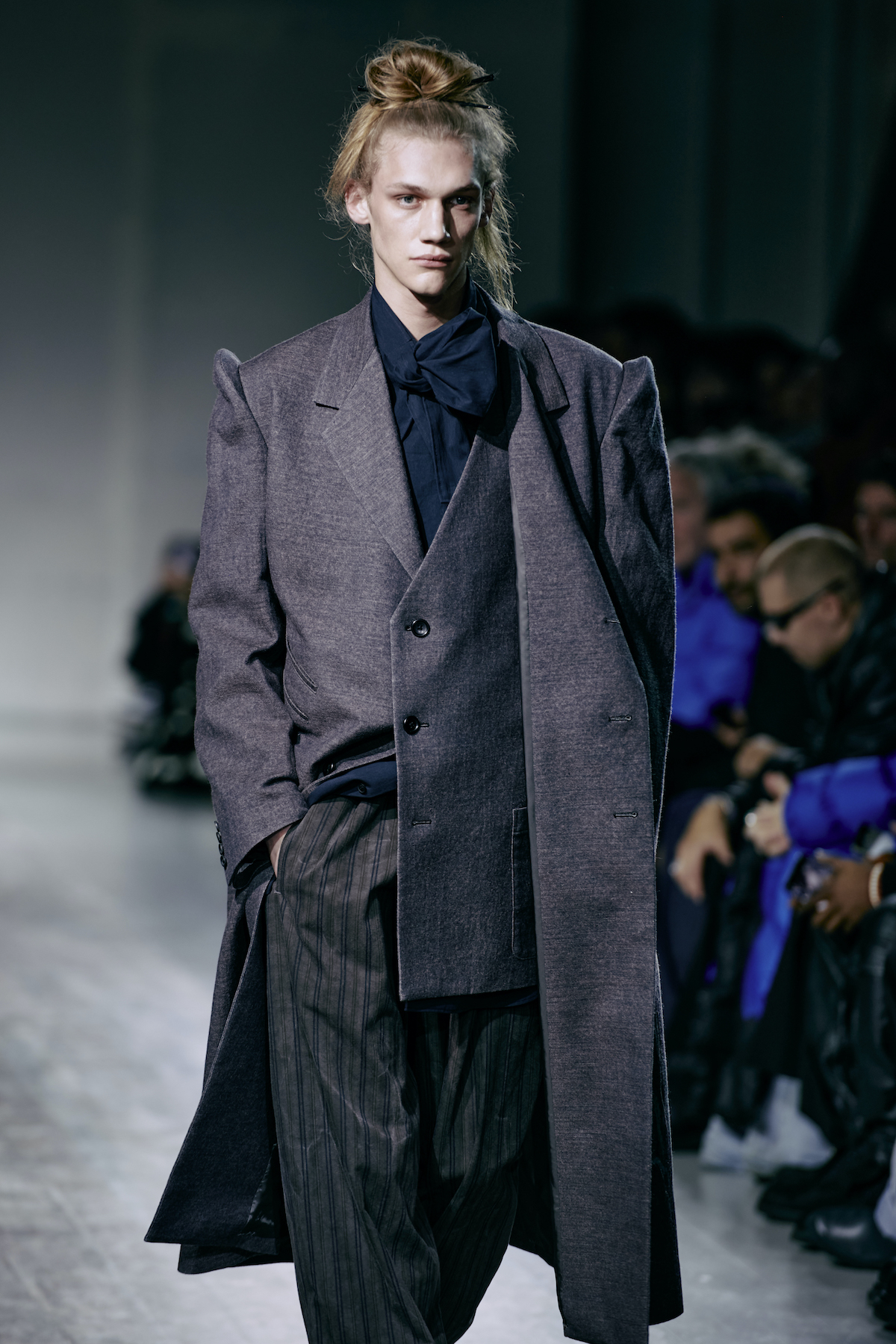 穏やかな「ヨウジヤマモト」メンズ ゆったり流れる時の中で描く温かな