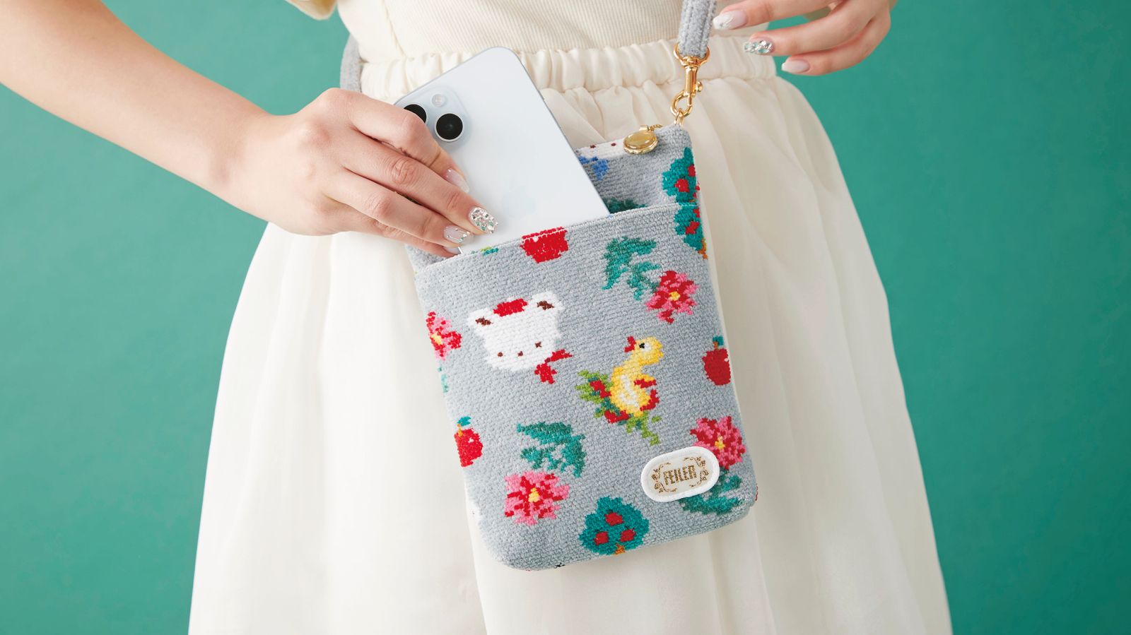 フェイラー」×「ファミリア」 限定デザインのバッグやハンカチなど18