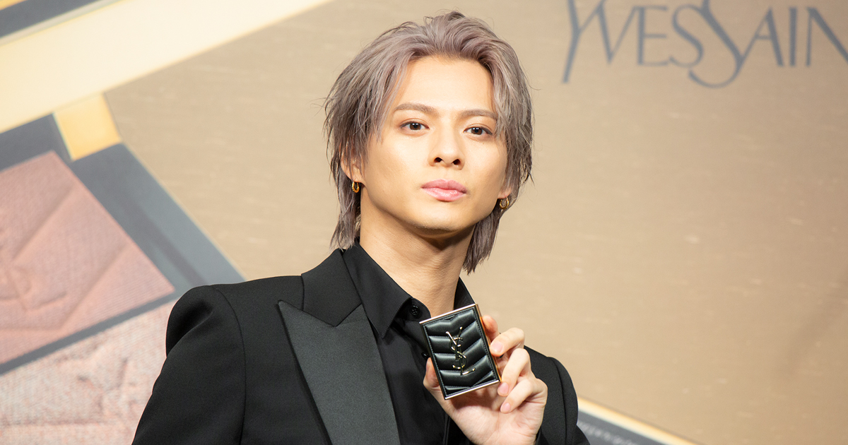 Number_iの平野紫耀が「YSL」限定ポップアップを満喫 クールなスーツ