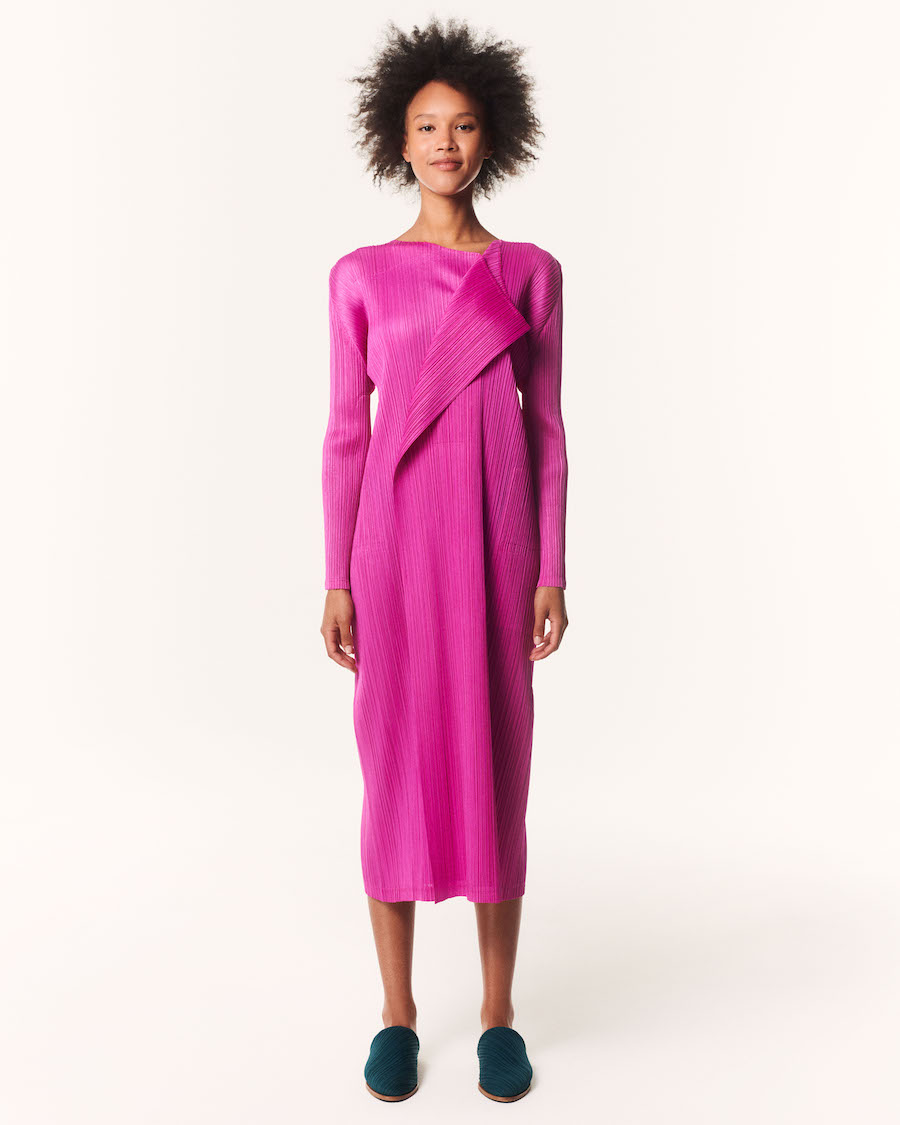 プリーツ プリーズ イッセイ ミヤケ」2025年春夏は光をまとう