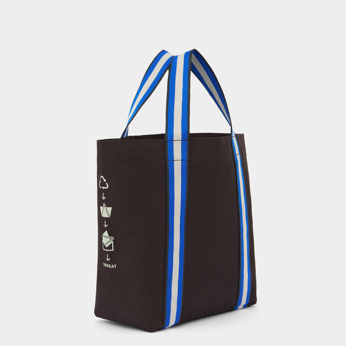 アニヤ・ハインドマーチ」がついにオリジナルの“ユニバーサルバッグ”を