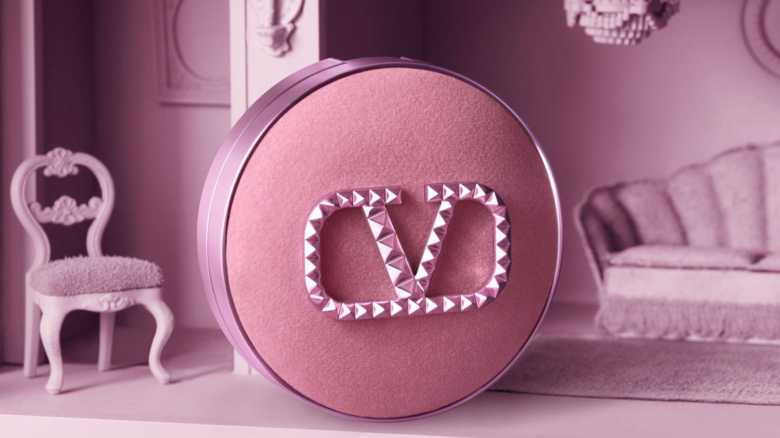 ヴァレンティノ ビューティ」のクッションファンデがピンクベルベット