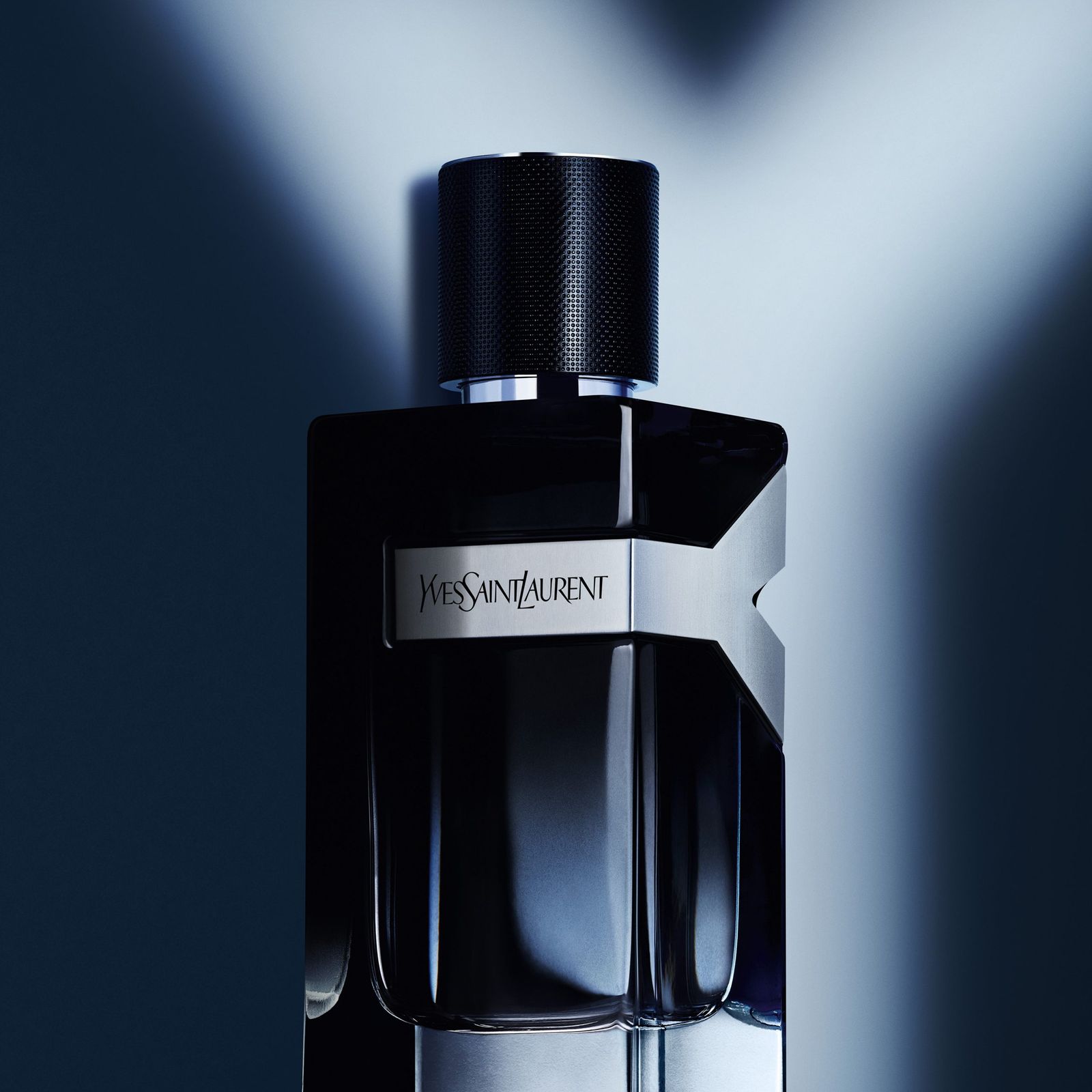 イヴ・サンローラン」のメンズ香水“Y MEN”シリーズに新作 力強く輝く2