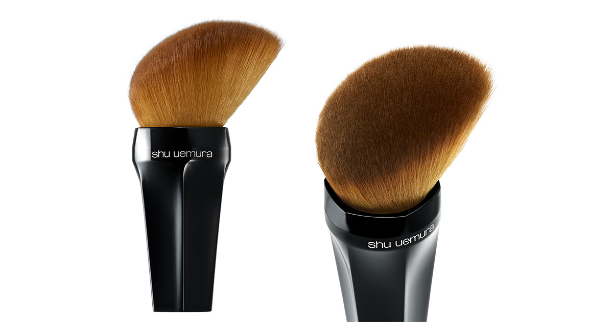 シュウ ウエムラ」の人気ファンデがリニューアル パウダーとブラシも