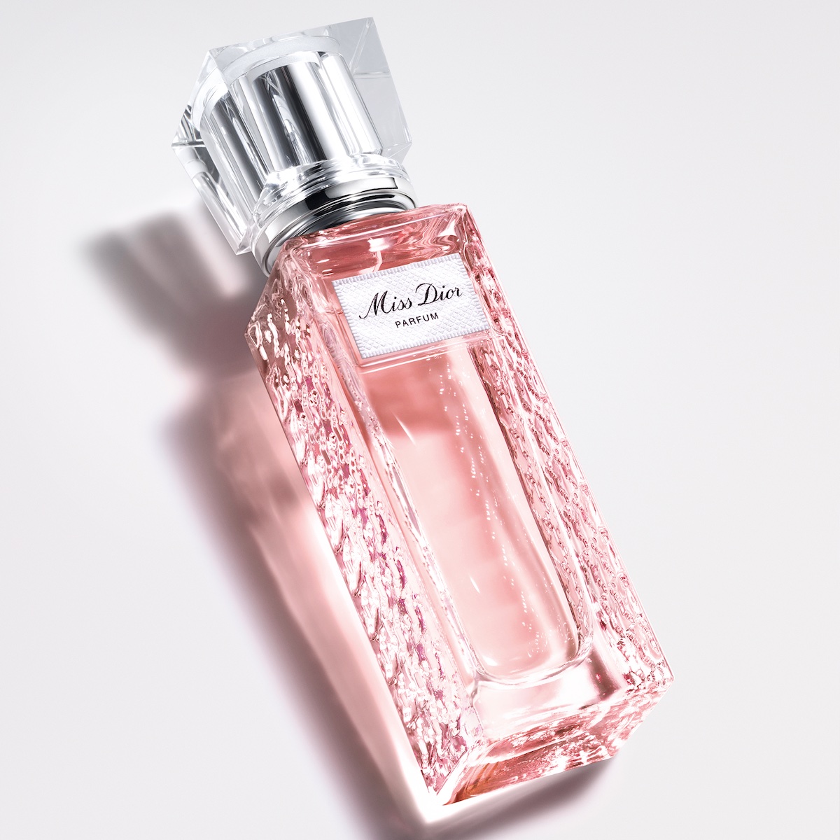 ディオール」の“ミス ディオール パルファン”に持ち運び便利な