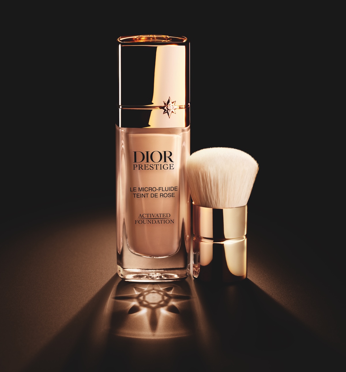 ディオール」のプレミアムエイジングケアラインから目元美容液と美容液