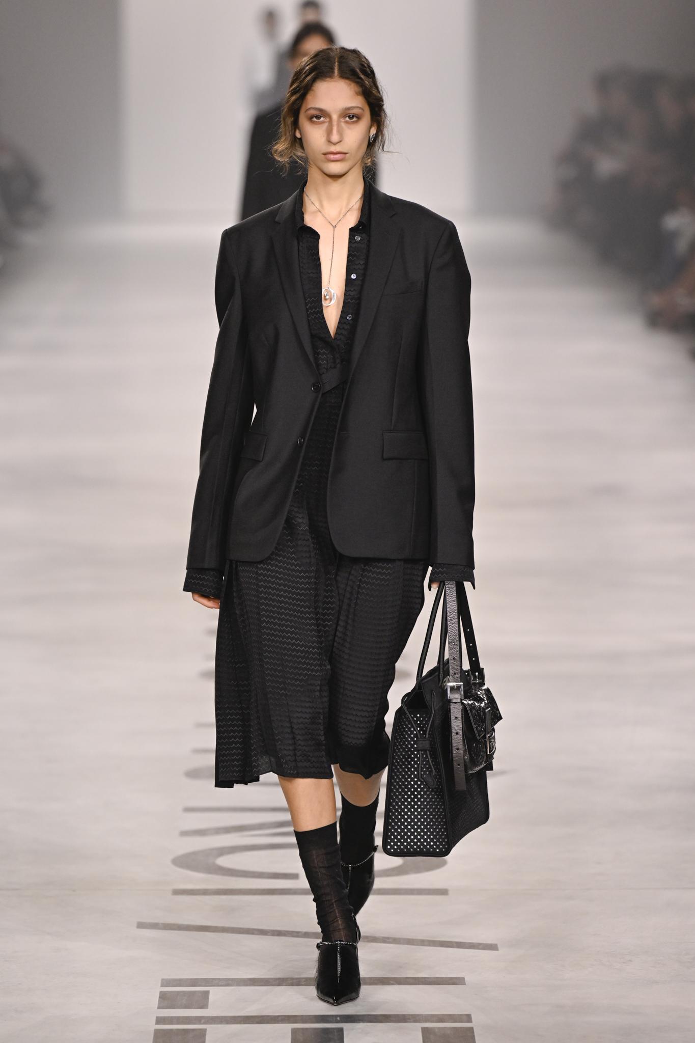 ルック】「フェンディ」2026-27年秋冬コレクション - WWDJAPAN