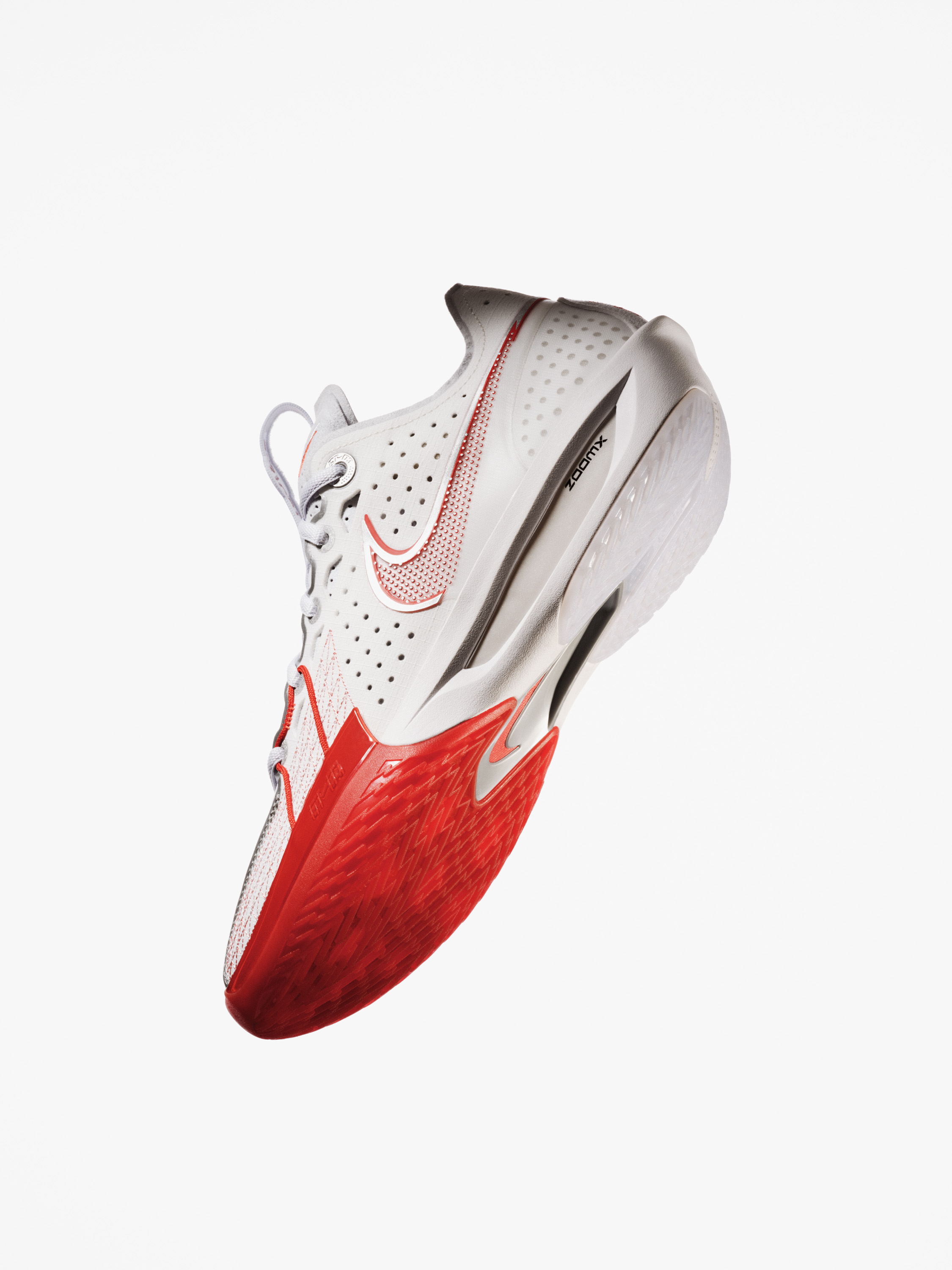 G.T. カット 3でバスケットボールシューズにNike ZoomXフォームを導入