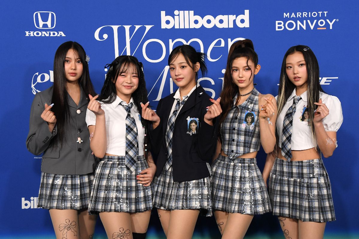 NewJeansと村上隆がコラボレーション！村上ワールド全開のMVにも注目