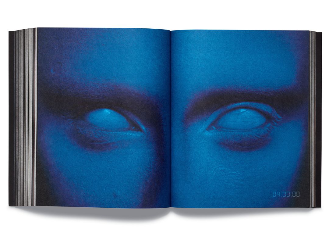 ファッションとアートが織りなす「夜」の物語──アクネ ストゥディオ