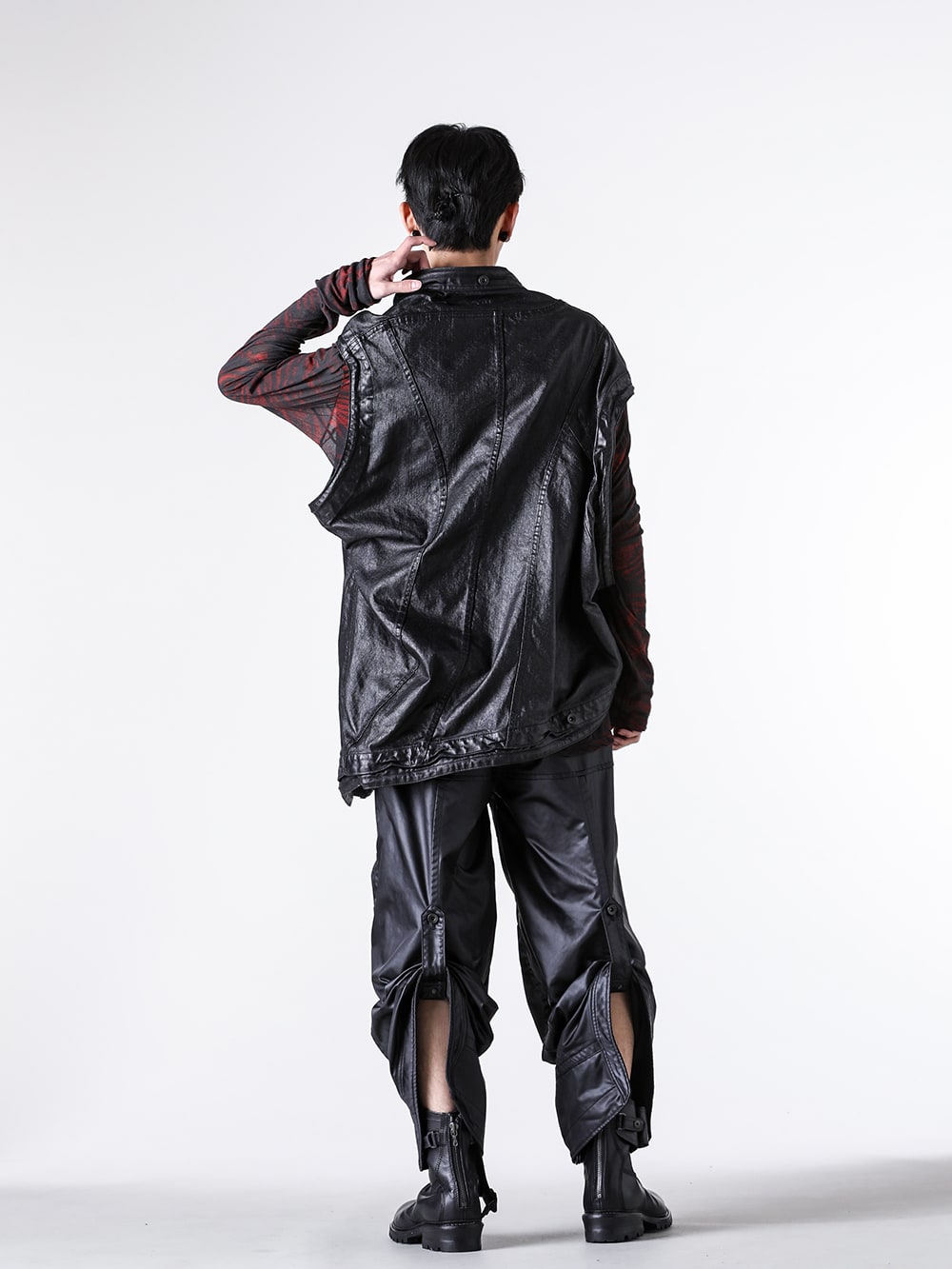 JULIUS 25SS 春のコーティングベストスタイリング -FASCINATE