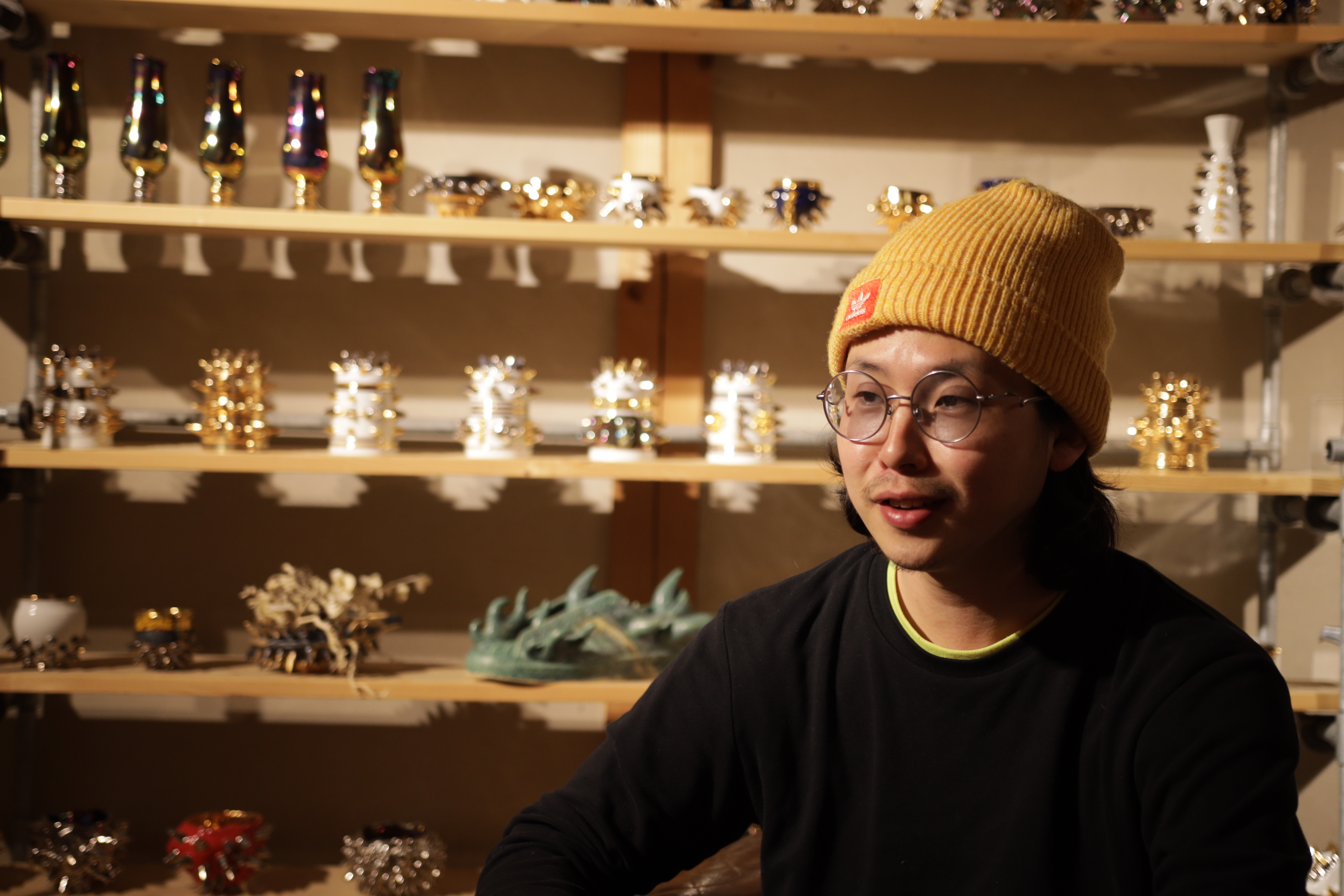 陶芸家・古賀崇洋が「暗号資産」をモチーフとした新作《NEO MANEKINEKO