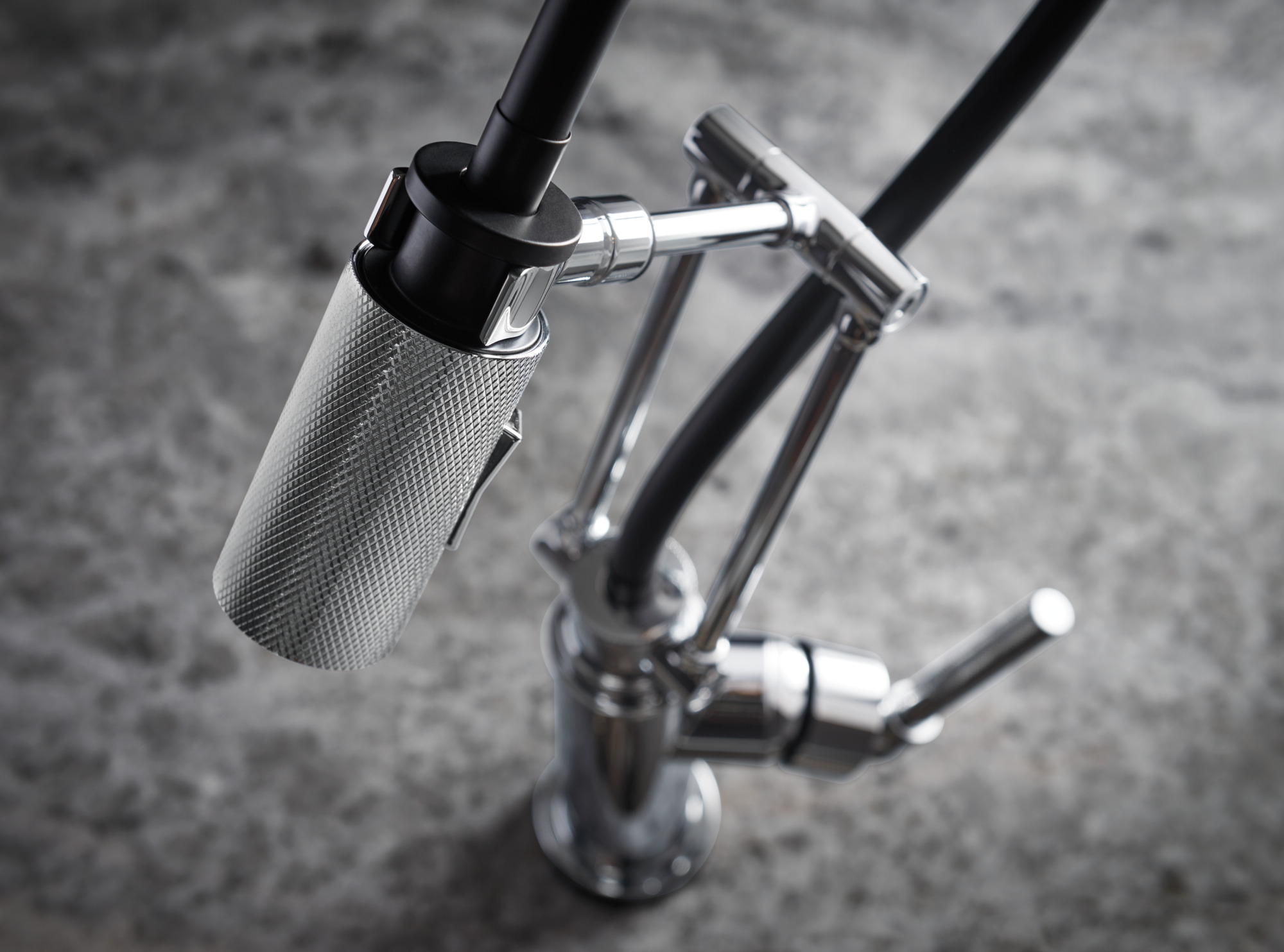 Litze® | SmartTouch® Articulating Kitchen Faucet with Knurled Handle