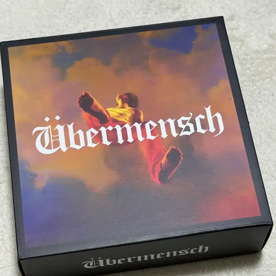 G-dragon Puzzle Ubermensch Exhibition on Bunjang Global Site.