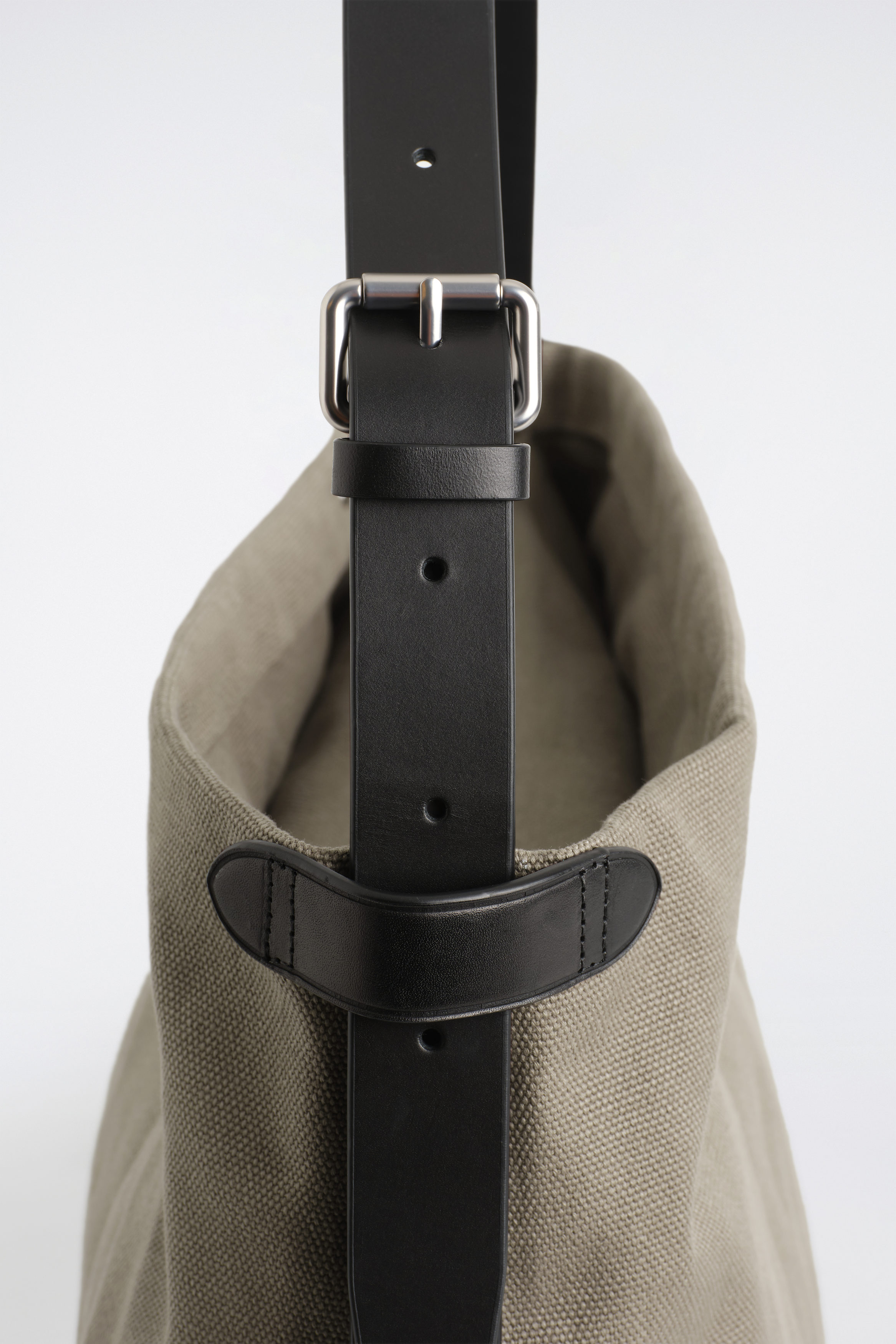 Men's Messenger Bags | Leather Courier Bags | COS