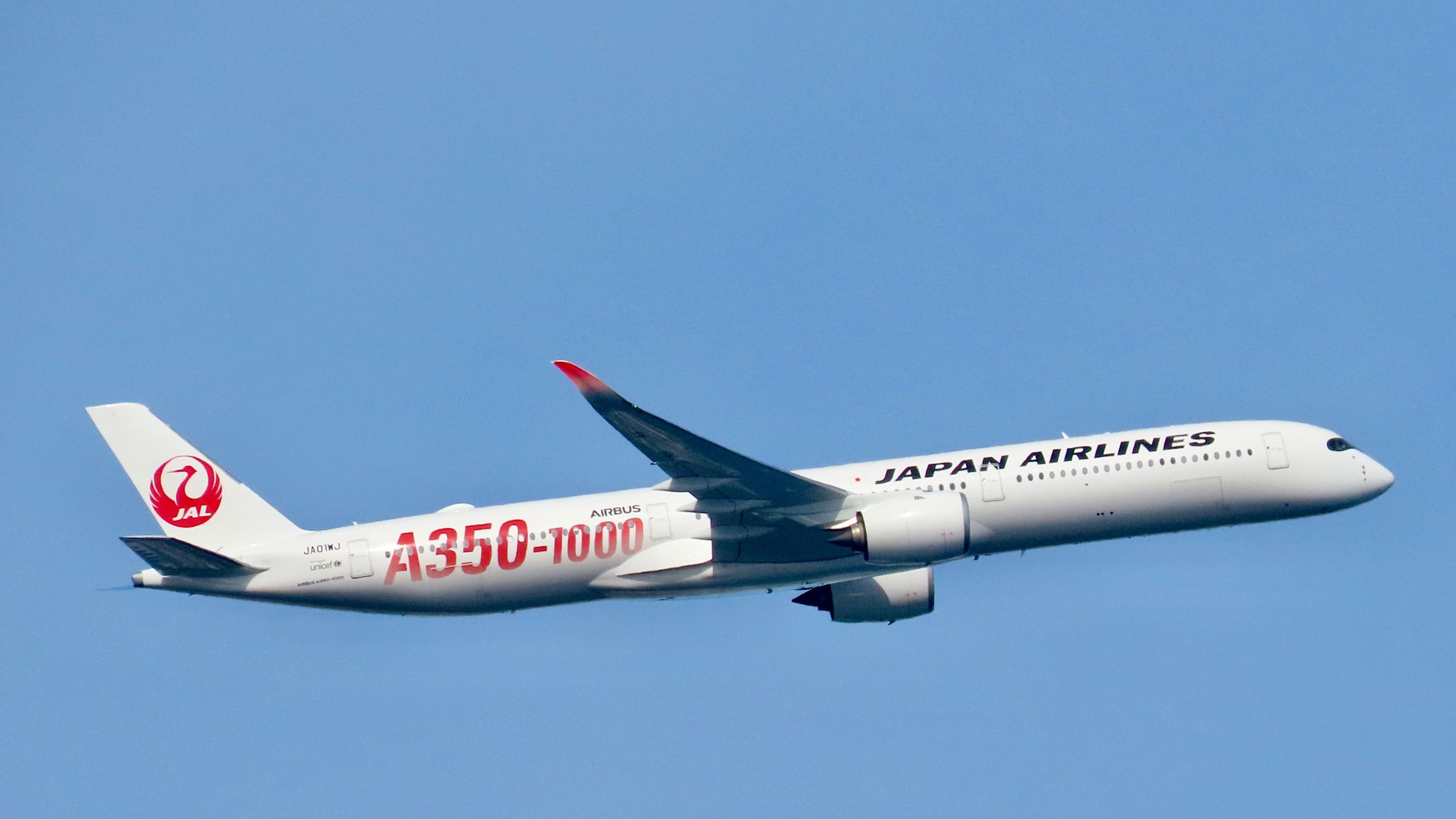 Japan Airlines Business Class vs. First Class on the Airbus A350