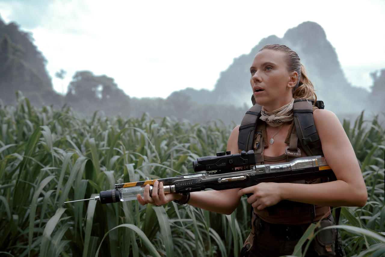 スカーレットヨハンソン シリアルナンバー入り 歴代最高の興行収入を