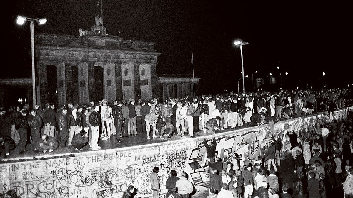 ベルリンの壁崩壊から30年 | GQ JAPAN