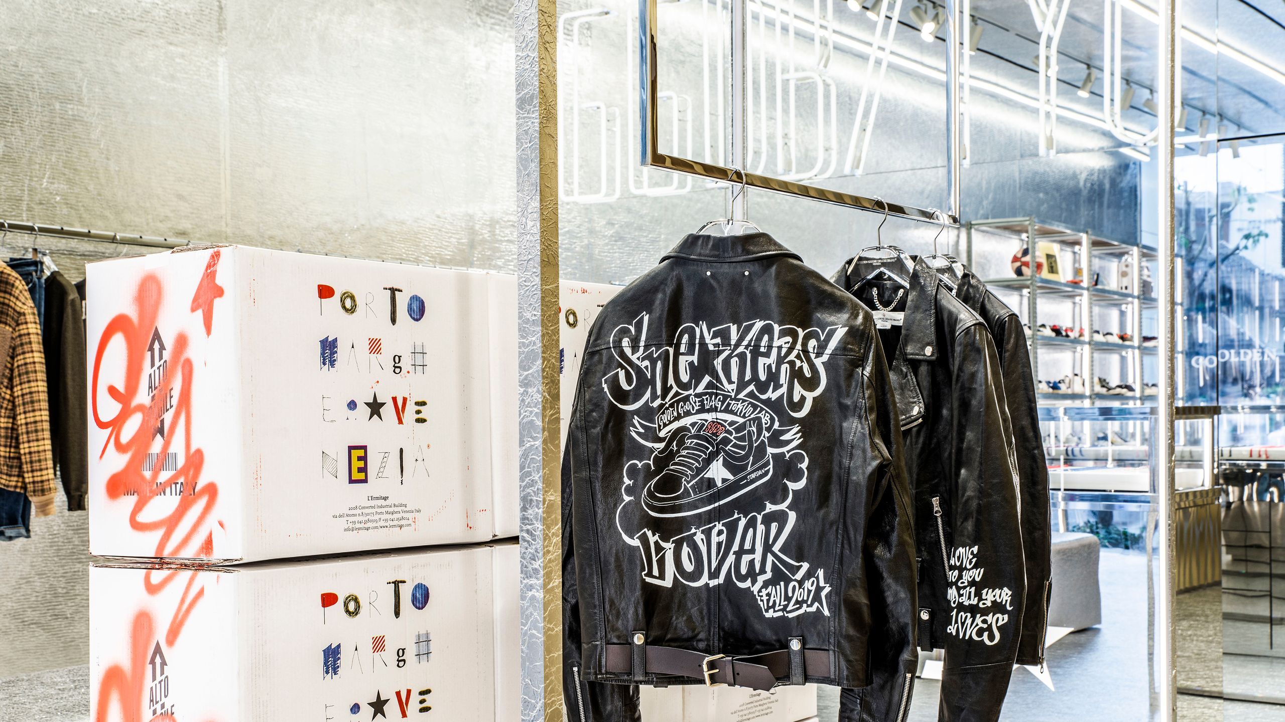 ゴールデン グースのレザージャケットをポップに飾ろう！ | GQ JAPAN