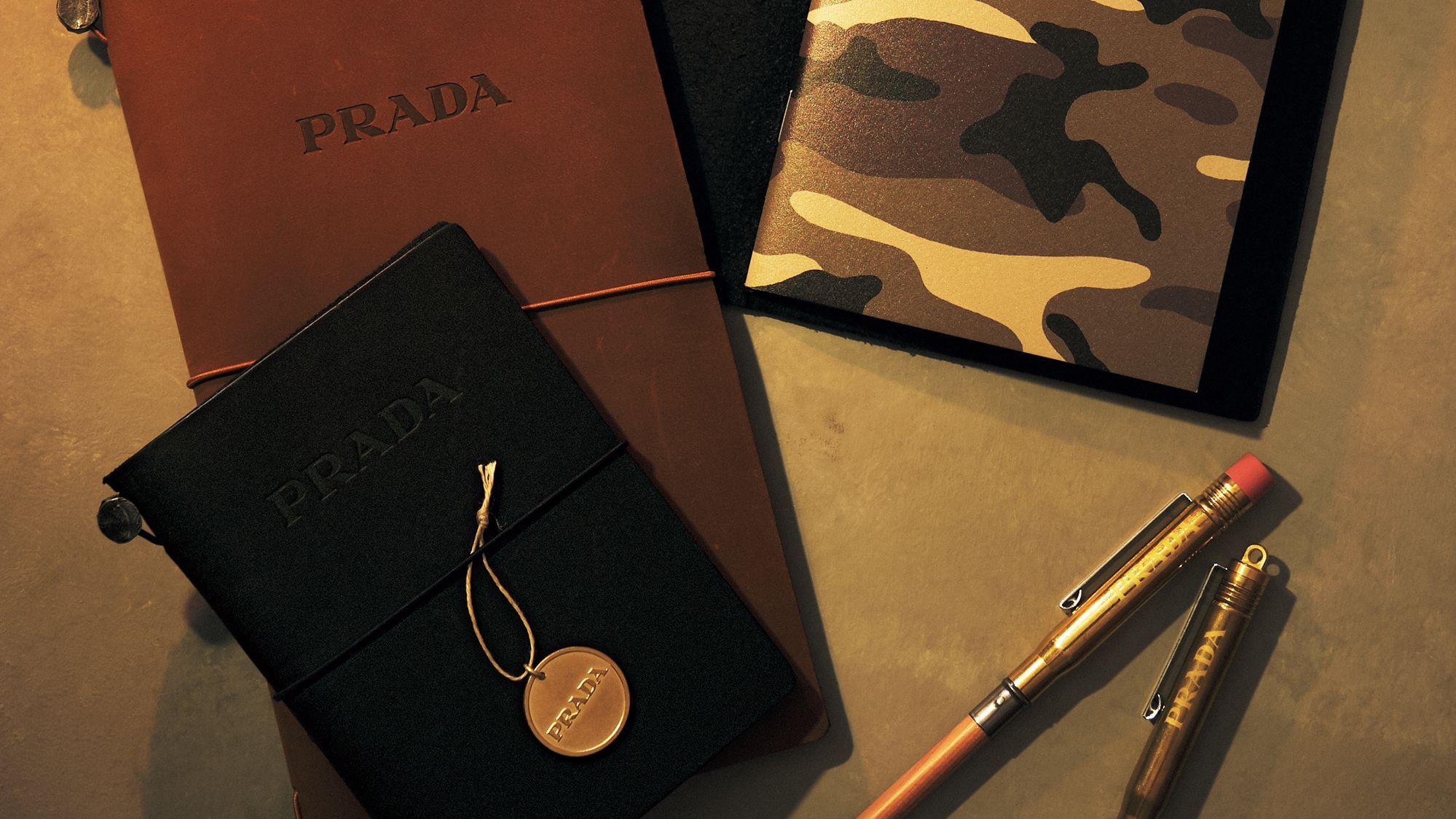 僕の文房具はプラダ──日本の老舗文具メーカーとコラボ | GQ JAPAN
