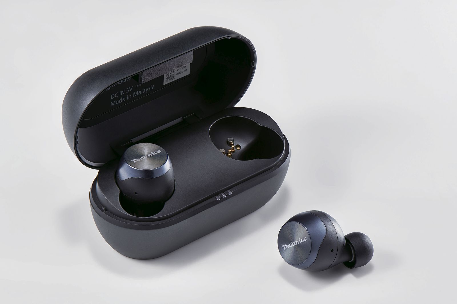 テクニクスの新型ワイヤレスイヤホンEAH-AZ70Wを試した！──強力な