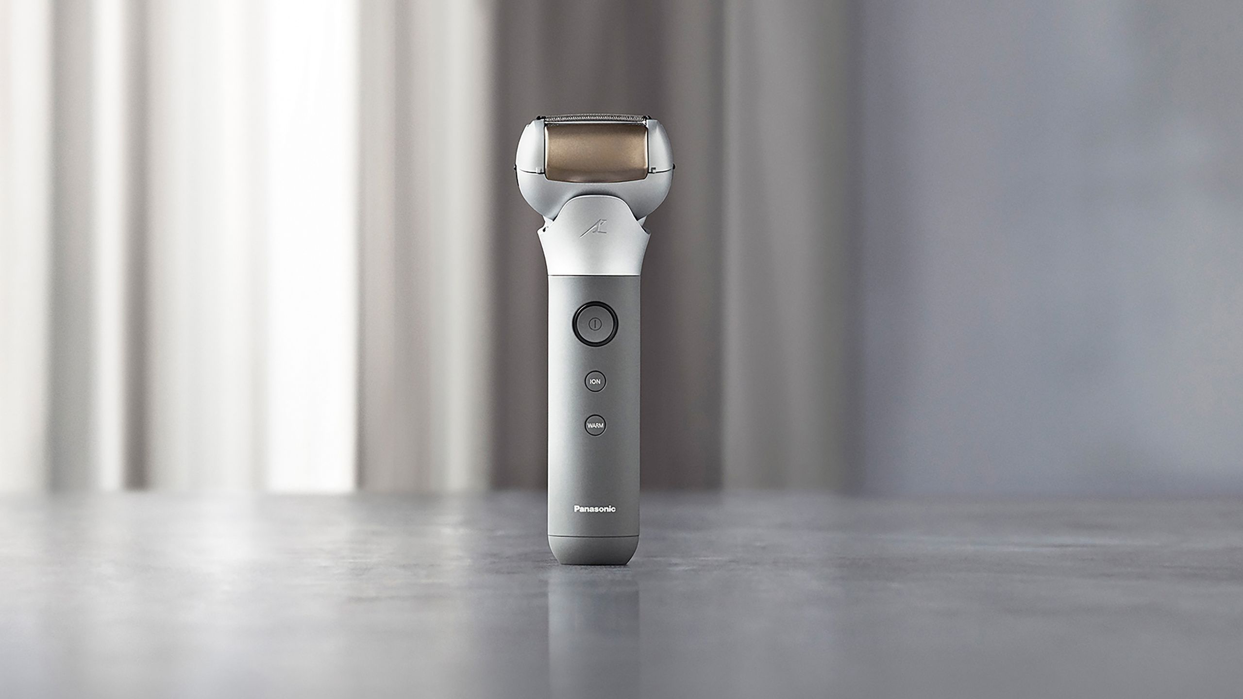 スキンケアシェーバー「ラムダッシュ」ES-MT21は剃り味よし、肌も