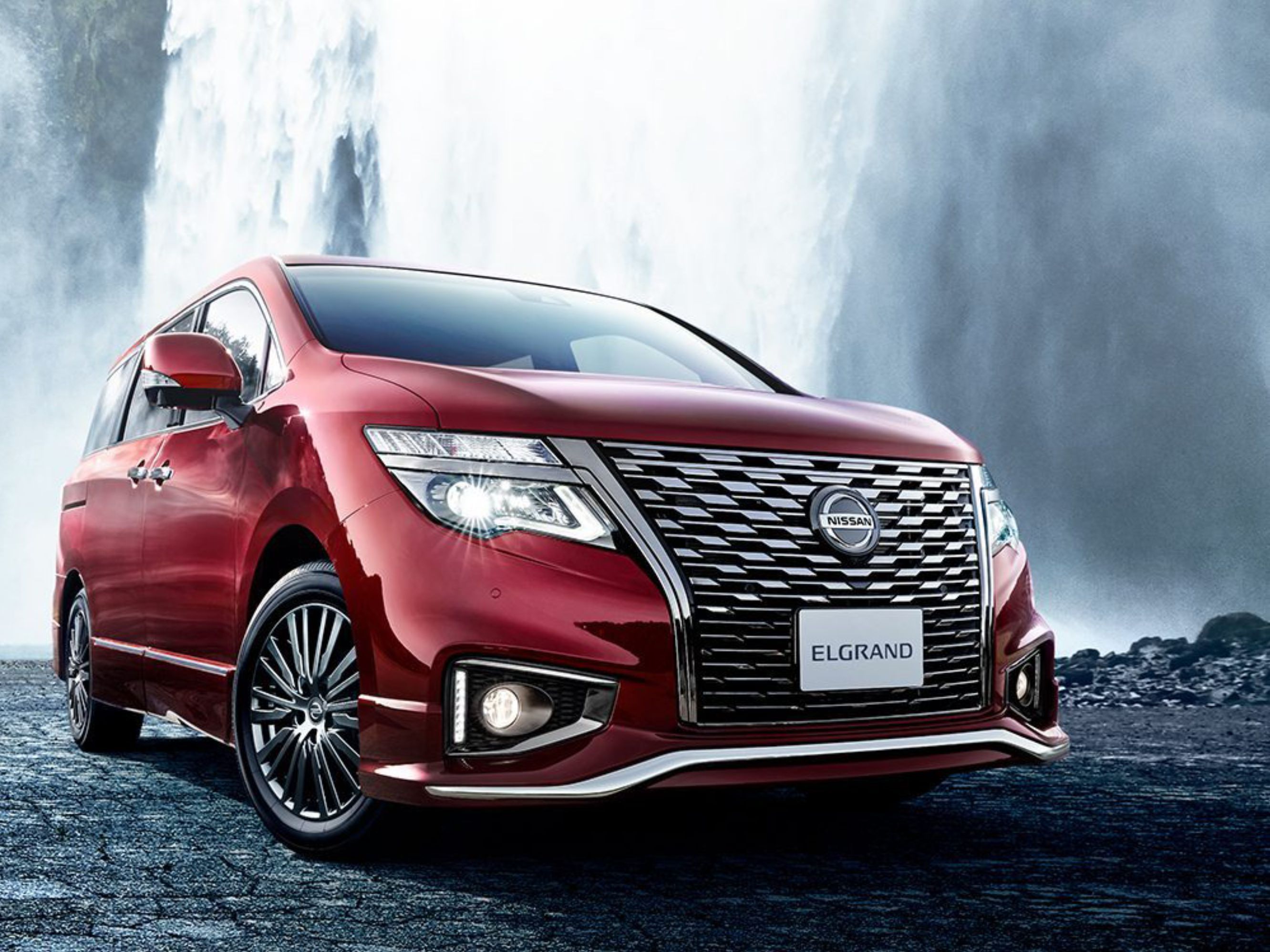nissan-elgrand-1.jpg