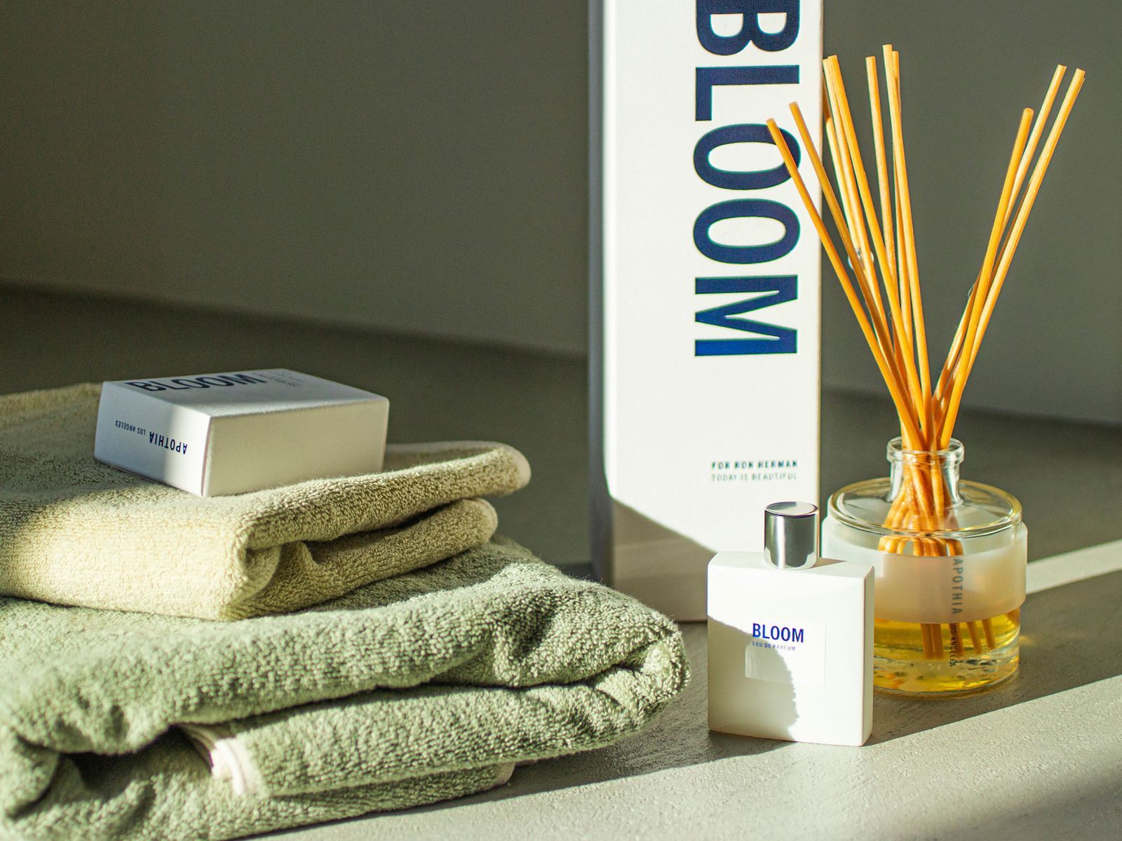 ロンハーマンがLA発のフレグランスブランド「アポーシア」と初コラボ