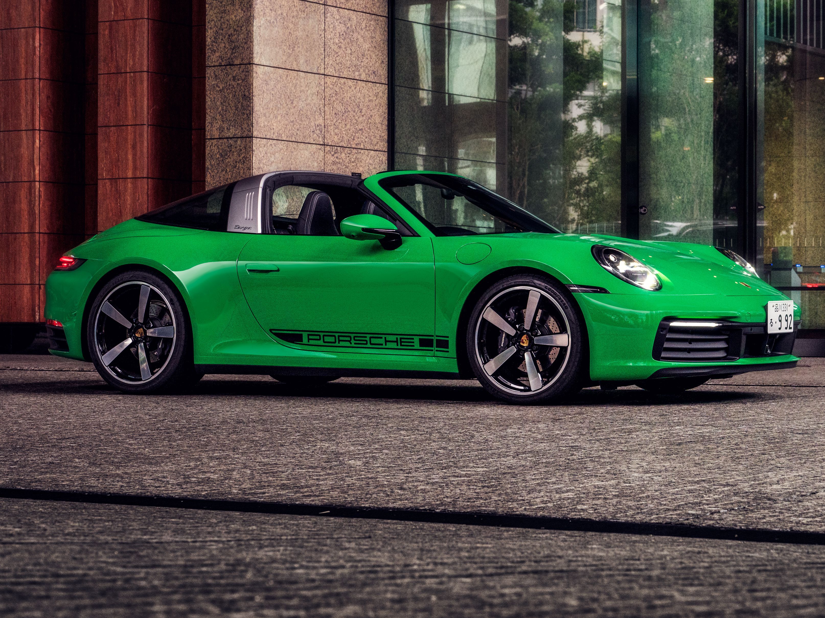 タルガ”だからこそ得られる魅力とは？ 新型ポルシェ911タルガ4試乗記