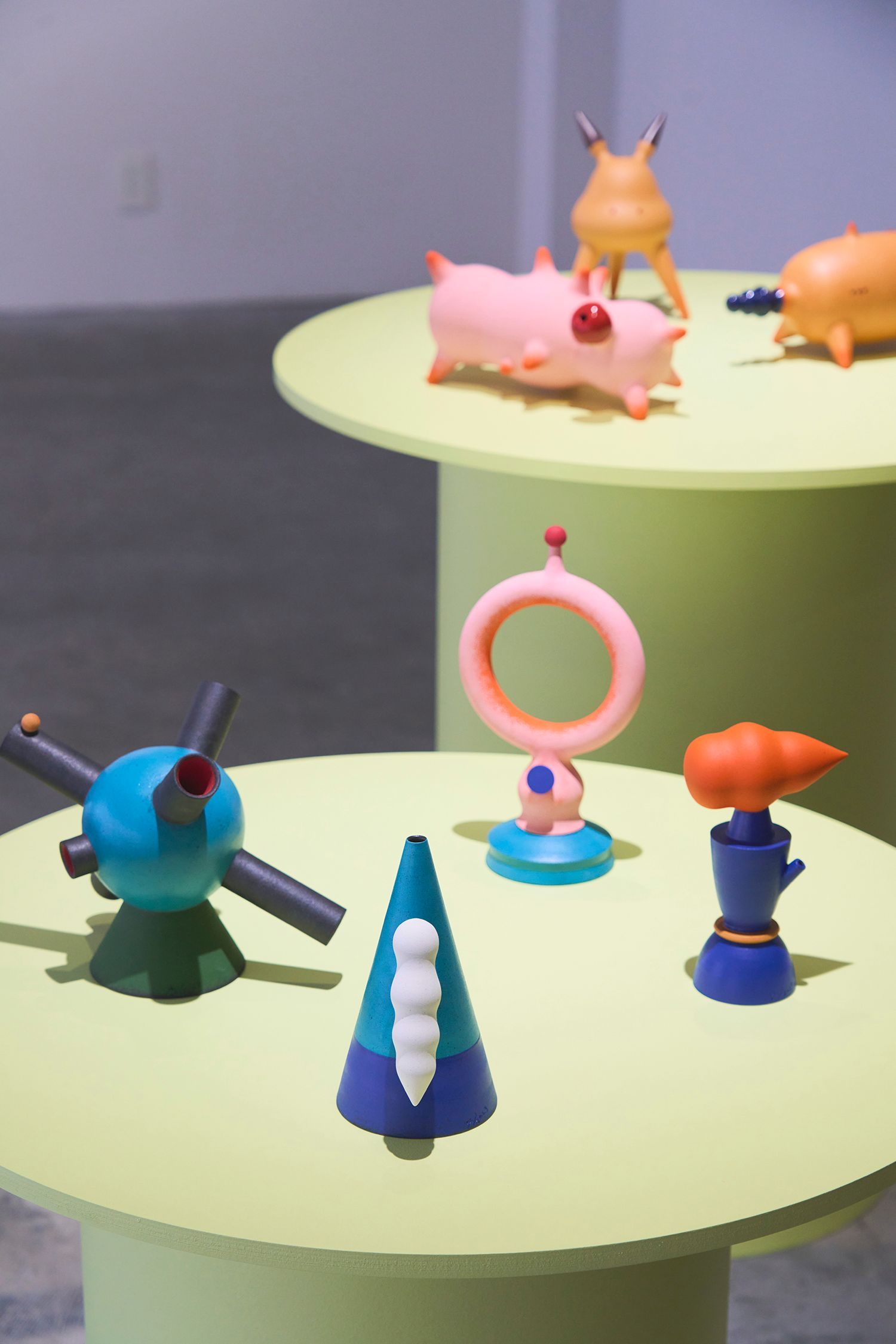 記憶をたどる旅に出よう──陶芸家、酒井智也がいざなうカラフルで