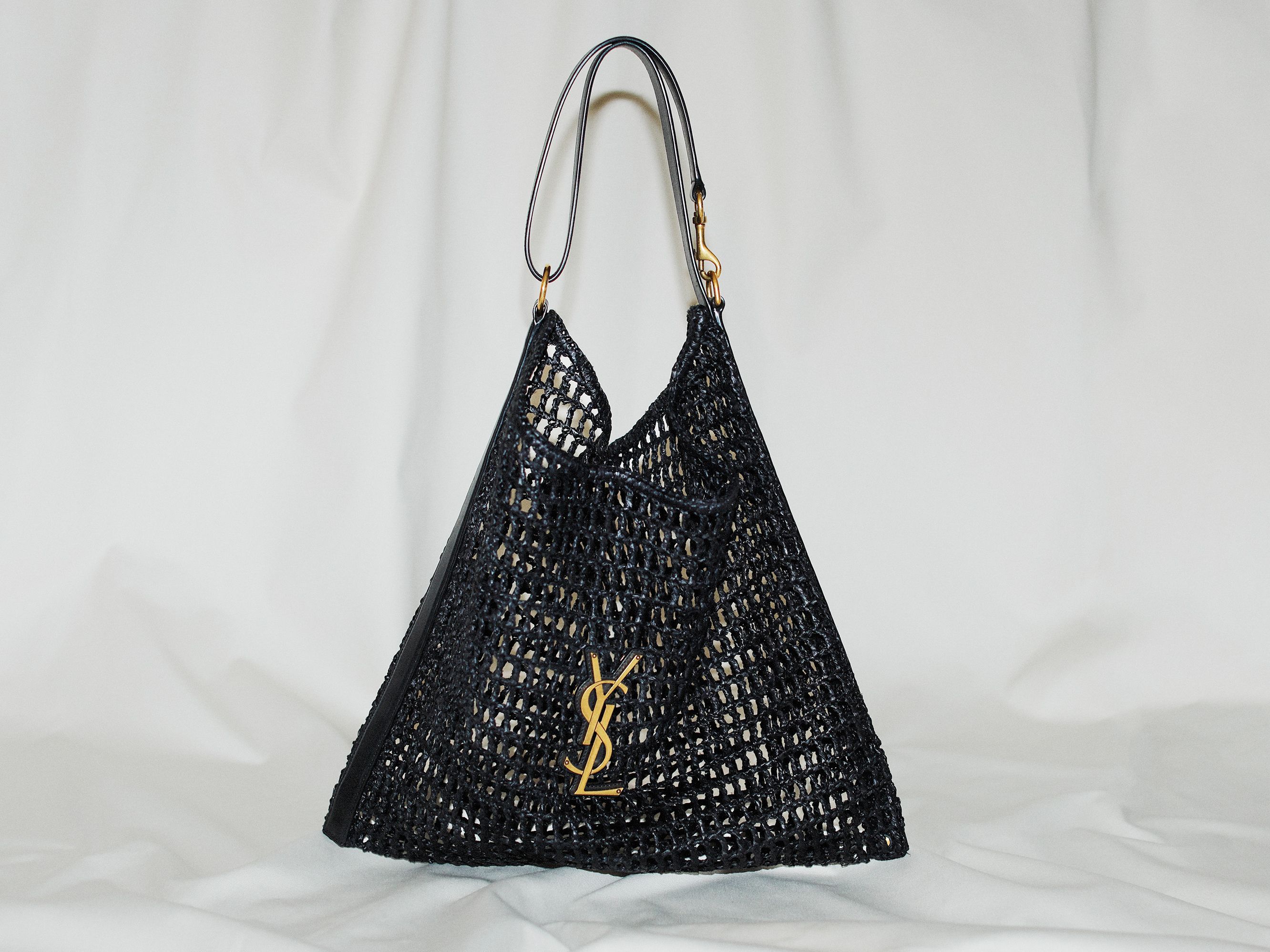 サンローランの新作で、とことんシックに──2024年春夏、バッグと財布