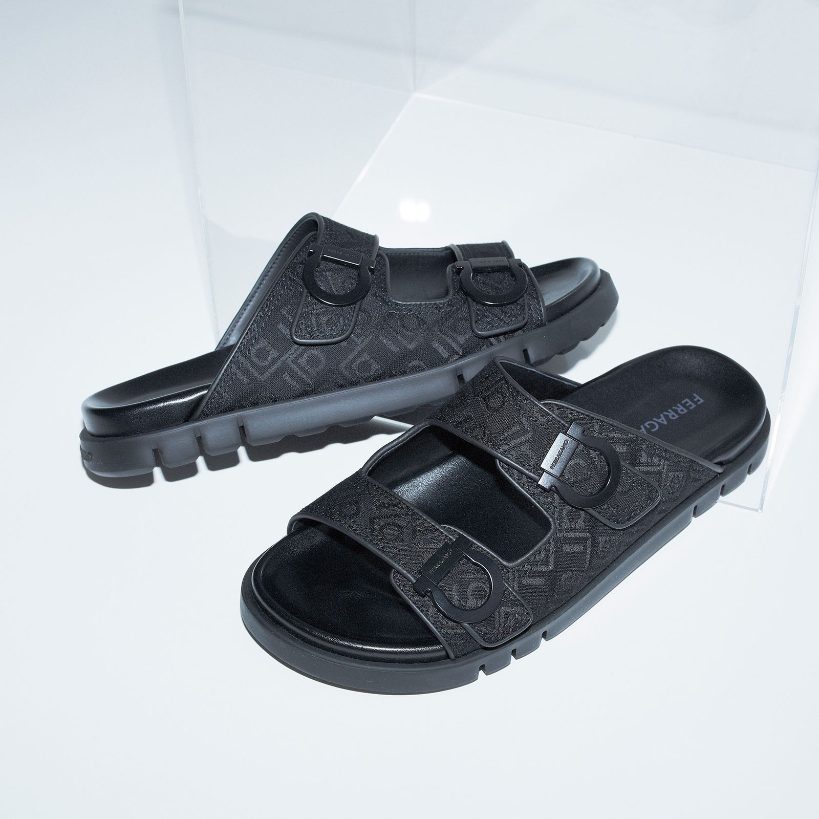 フェラガモの新作にはミニマルな洗練が宿っている──2024年夏