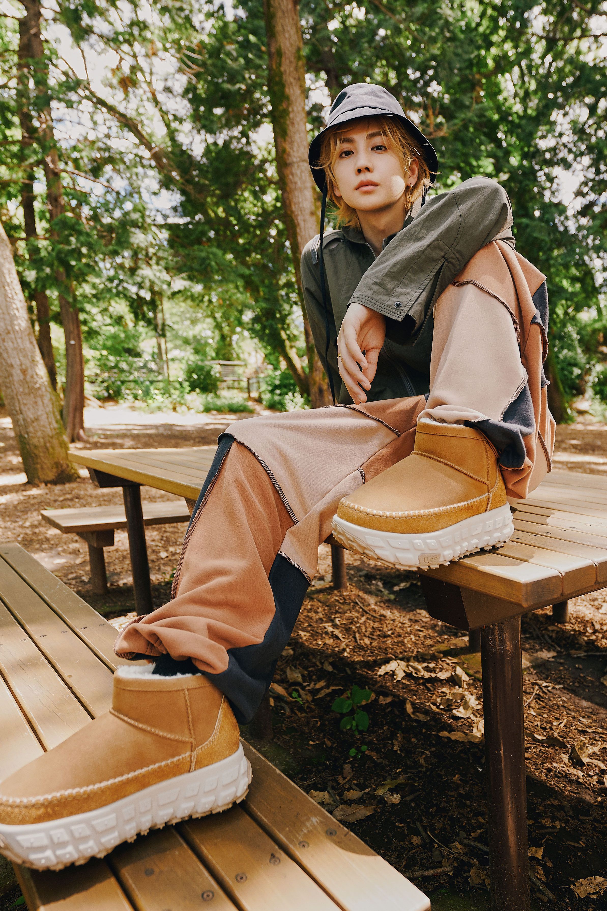 インパクト抜群の厚底ソールに注目！ アグが「ベンチャーデイズ